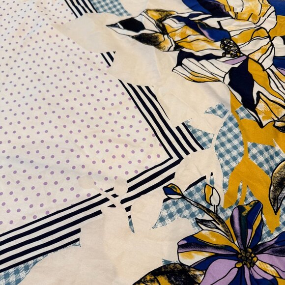 Vince Camuto Blue Gold Modern Abstract Silk Scarf 34 x 34 - Picture 10 of 10